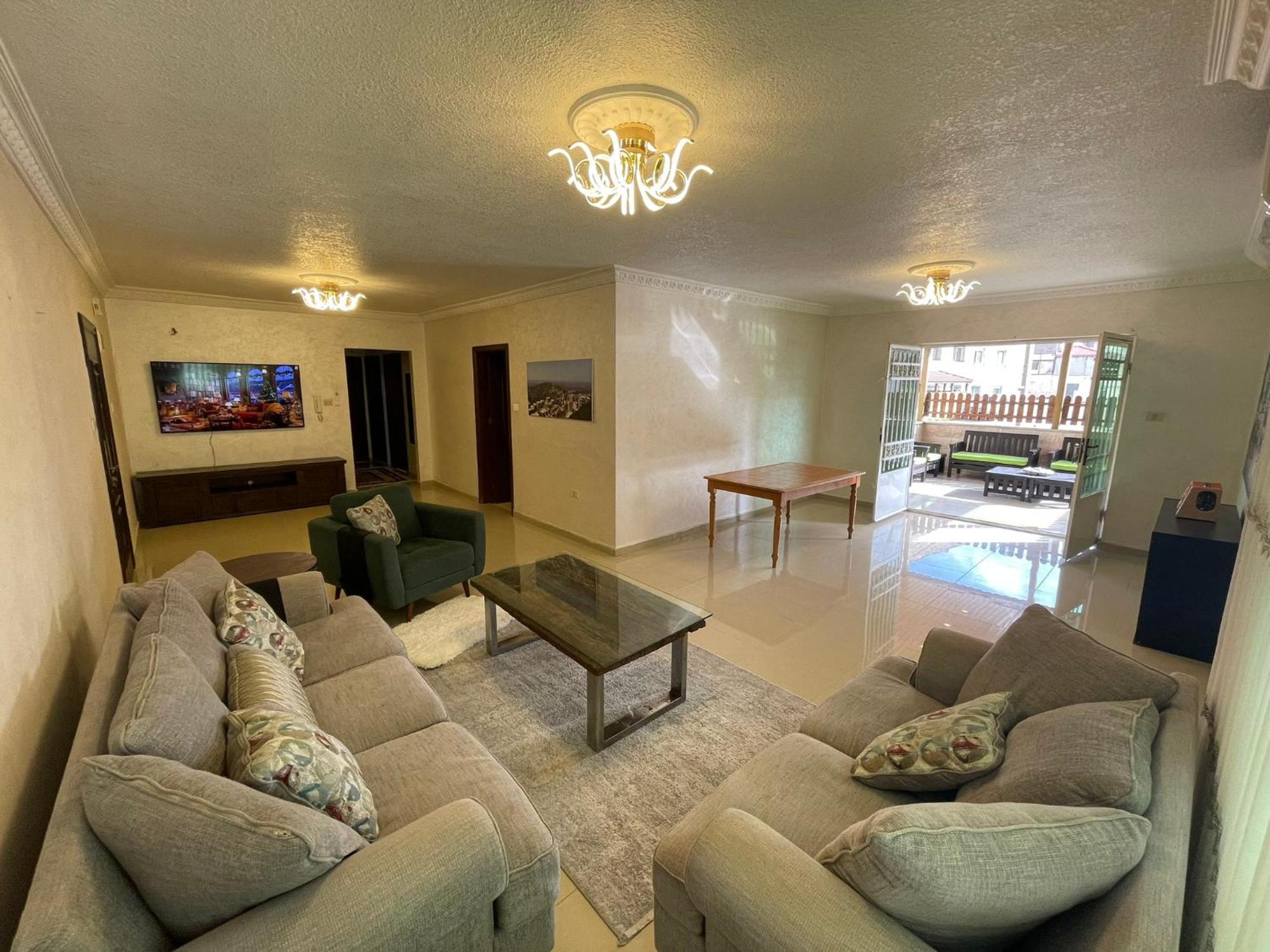 Gather 'n' Gab Gateway 3 Bedroom Family Apartment *