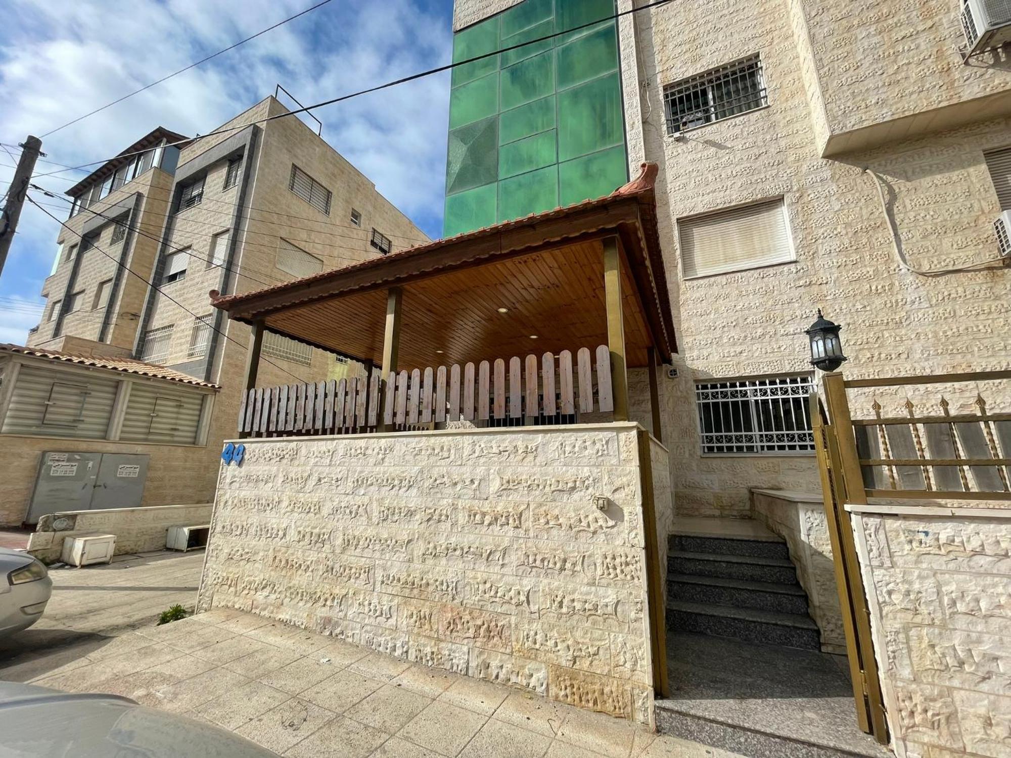 Apartment Gather 'n' Gab Gateway Amman
