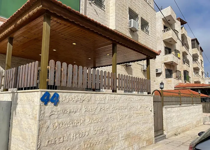 Gather \'N\' Gab Gateway Family Apartment